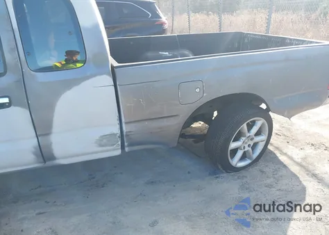 1996 Toyota Tacoma Xtracab z USA, uszkodzony, nr VIN 4TAVL52N6TZ096361